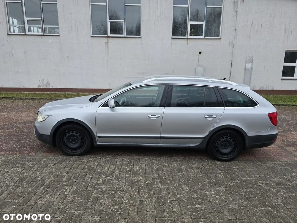Skoda Superb 2.0 TDI 4x4 Elegance - 4