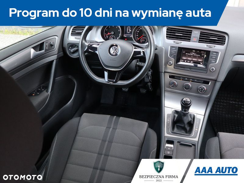 Volkswagen Golf - 8