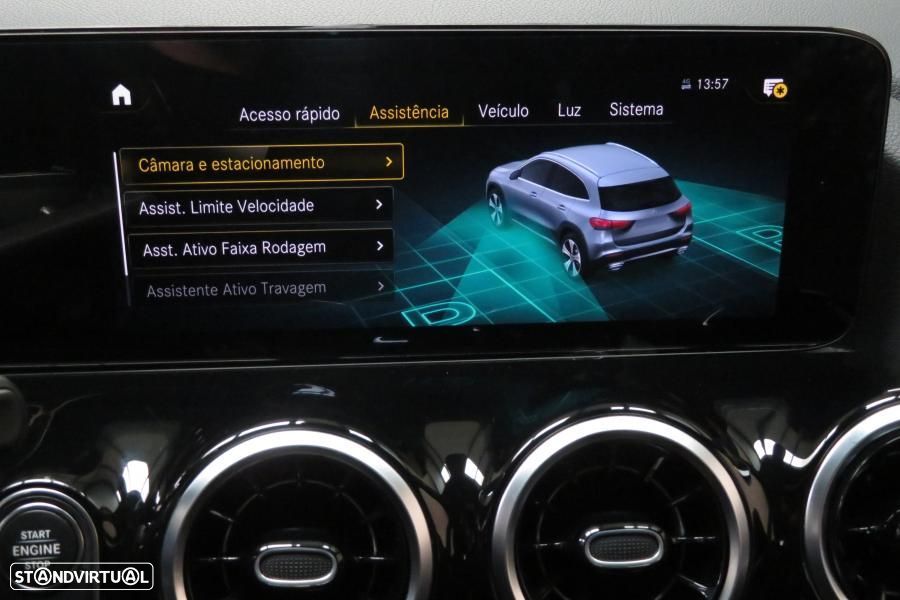 Mercedes-Benz GLA 180 d AMG Line - 16