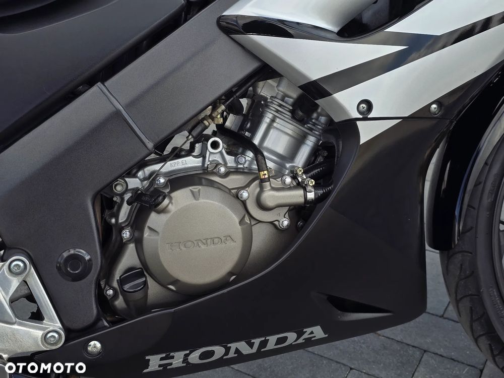 Honda CBR - 32