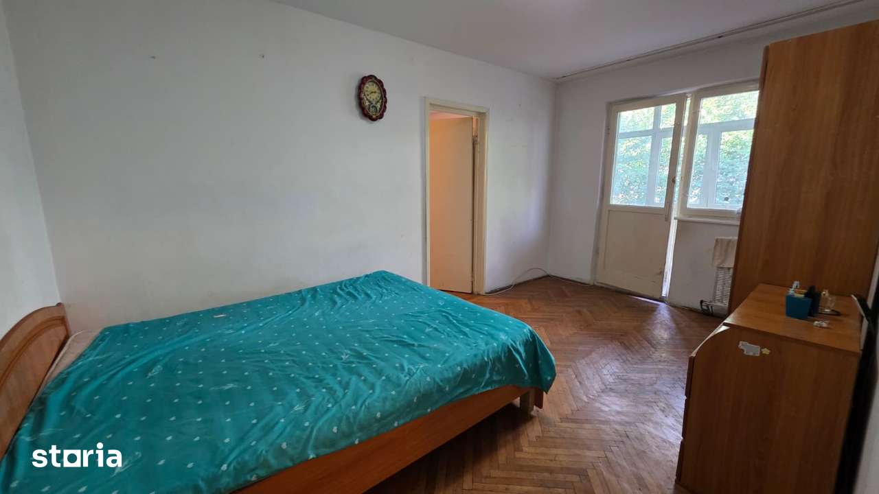 Narcisa-str Bucegi etajul 2-liber — fotografia 1
