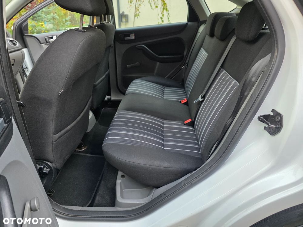 Ford Focus 1.6 TDCi Silver X - 11