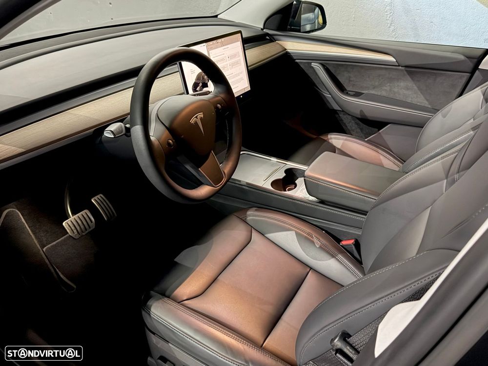 Tesla Model Y Performance Dual Motor AWD - 10