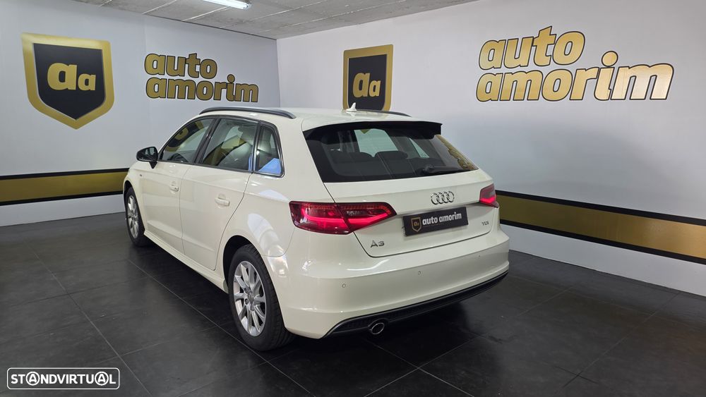 Audi A3 Sportback 1.6 TDI S-line - 11