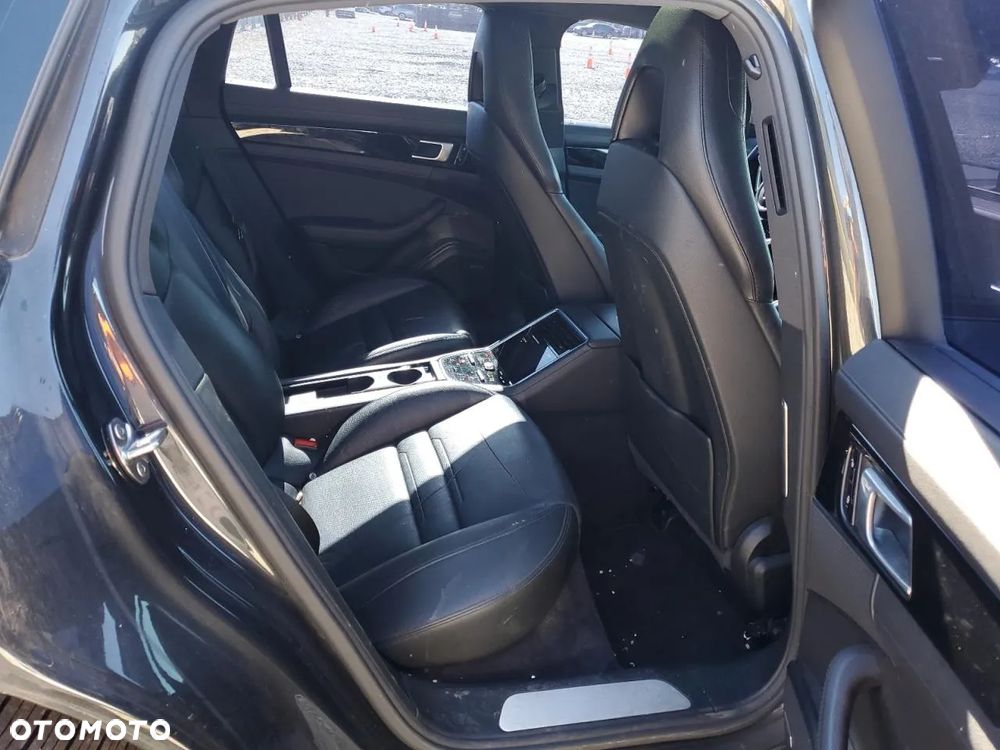 Porsche Panamera - 10