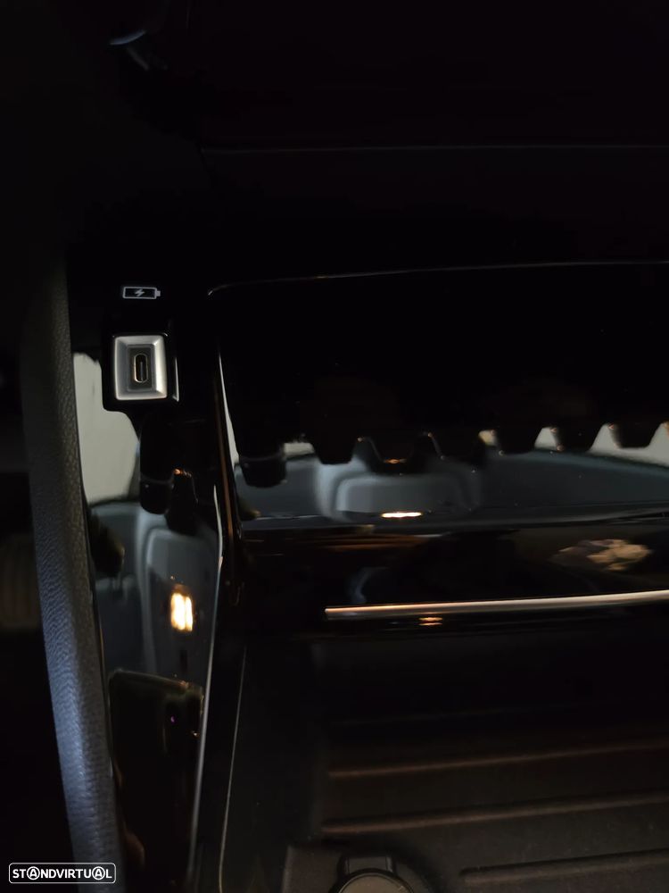 Peugeot 208 PureTech 100 Allure - 23