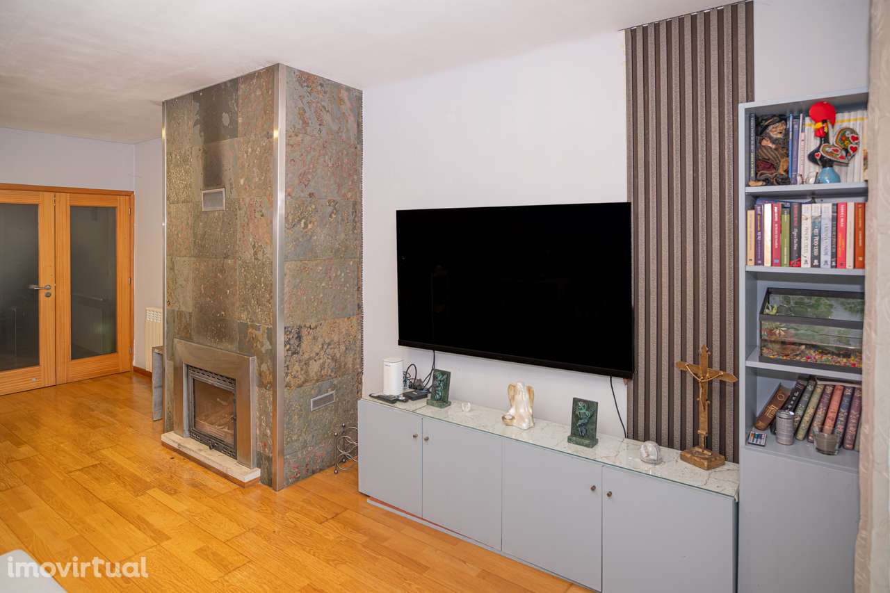 T3 com Suíte | Condomínio Fechado com Piscina | Barcelinhos - Grande imagem: 5/31