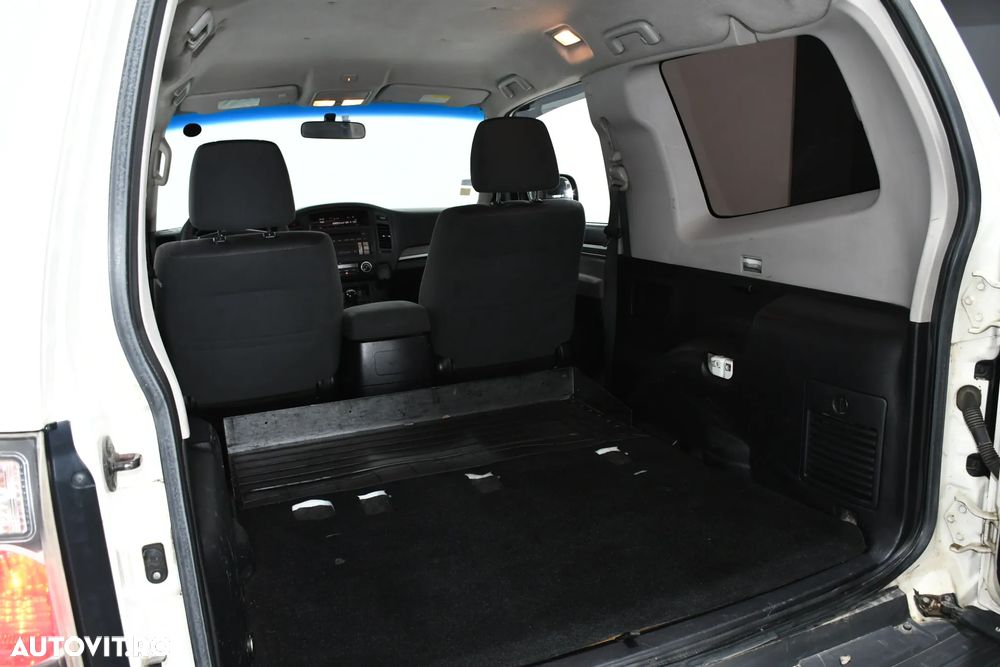 Mitsubishi Pajero 3.2 DI-D - 8