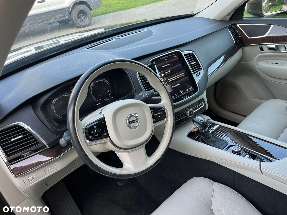 Volvo XC 90 - 7