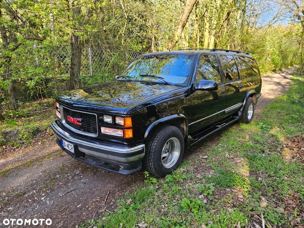 Chevrolet Suburban - 2