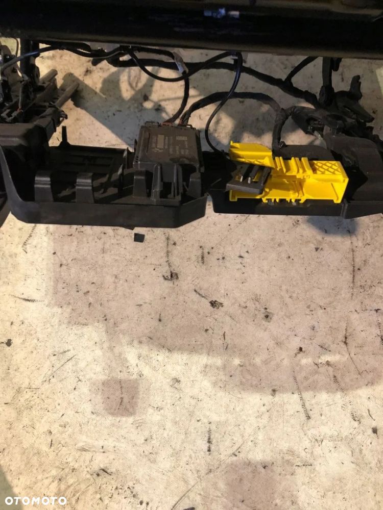 FOTELE TAPICERKA BMW 3 G20 ALCANTARA HARMAN GRZANE - 11