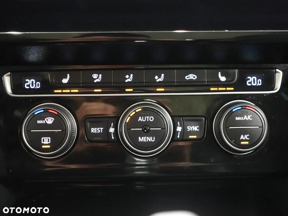 Volkswagen Passat 2.0 TDI SCR DSG Highline - 32