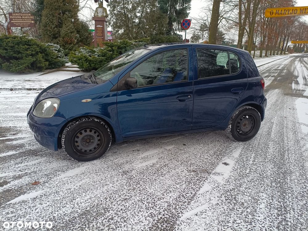 Toyota Yaris 1.0 Base - 11