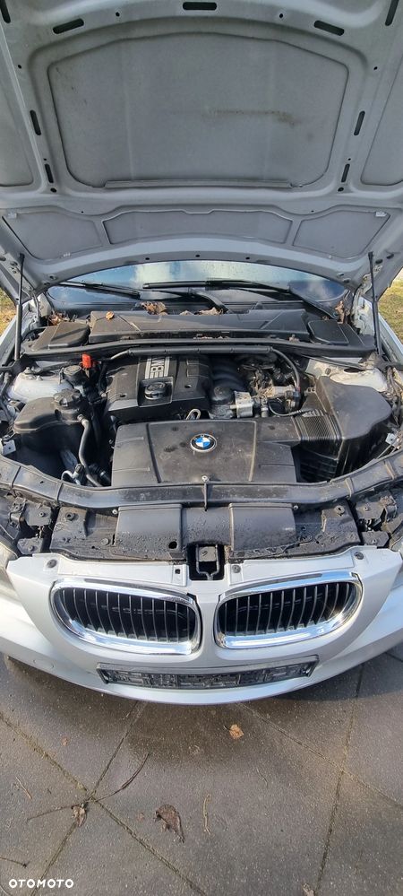 BMW Seria 3 318i - 8