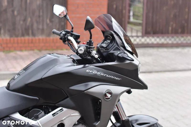 Honda VFR - 12