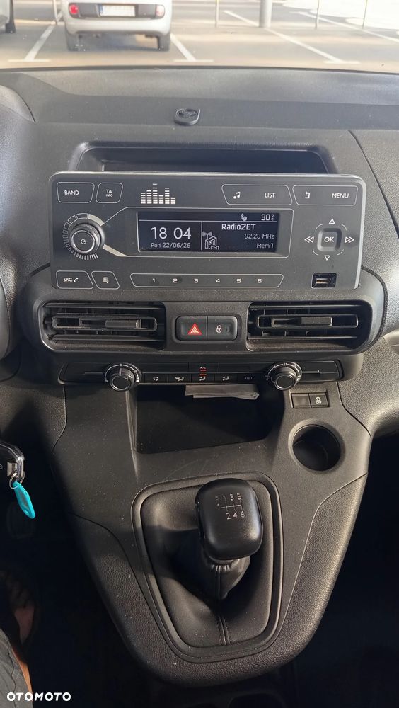 Opel Combo XL 1.2 Turbo Essentia S&S - 27