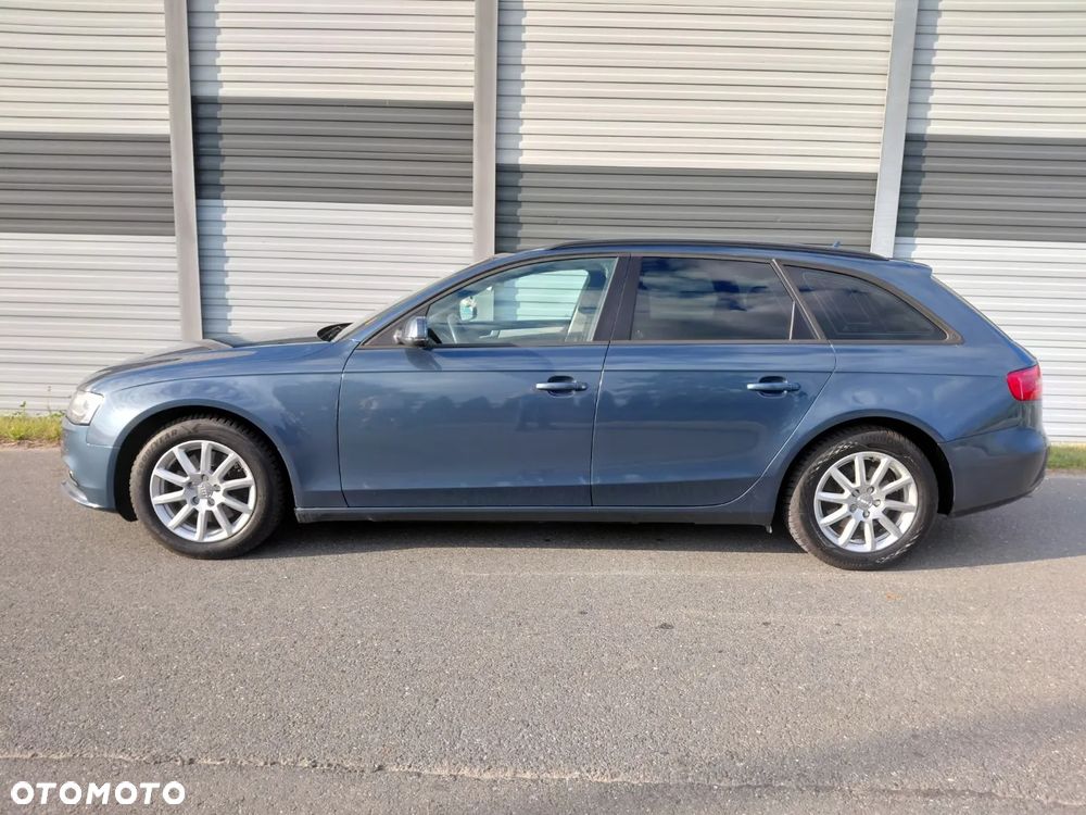 Audi A4 Avant 2.0 TDI ultra design - 2
