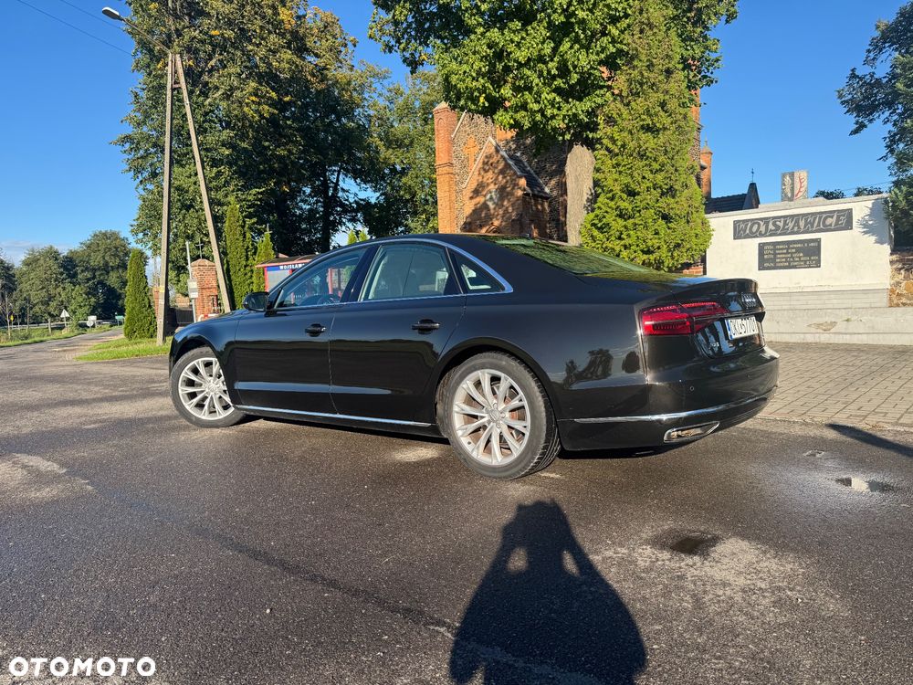 Audi A8 2015 photo 5