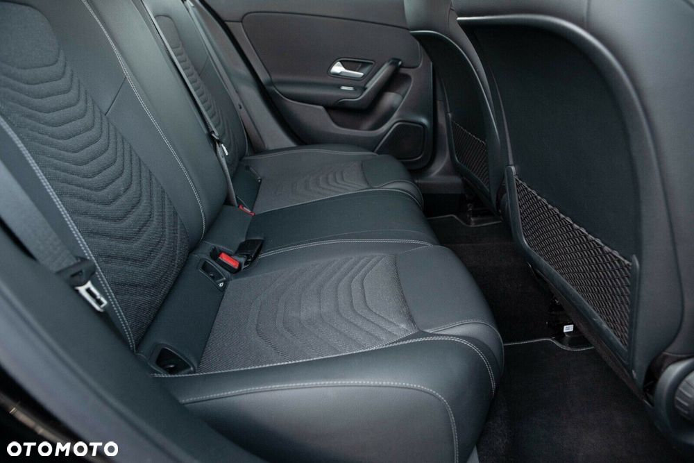 Mercedes-Benz CLA 200 mHEV 7G-DCT - 27
