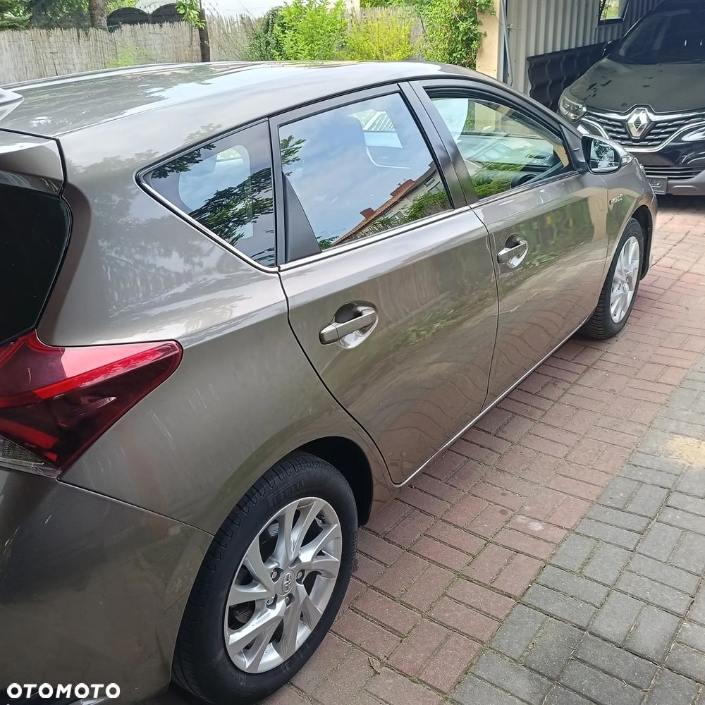 Toyota Auris 1.8 HSD Luna - 27