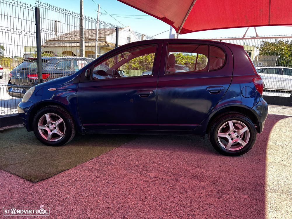 Toyota Yaris 1.0 Base C/Radio - 8