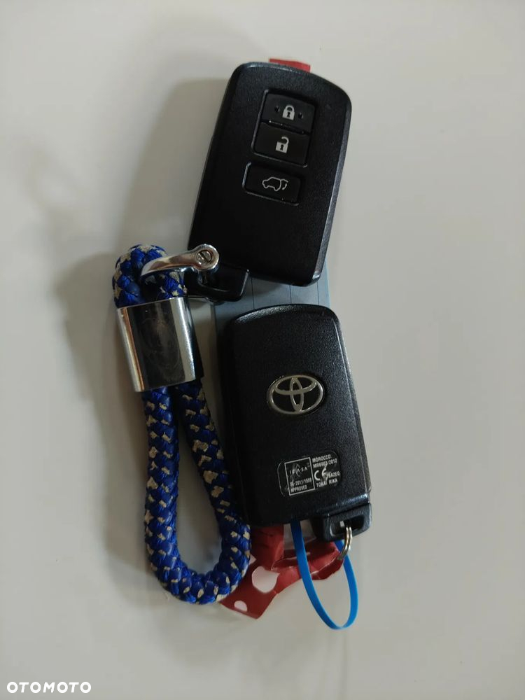 Toyota RAV4 2.5 4x2 Hybrid Team Deutschland - 18