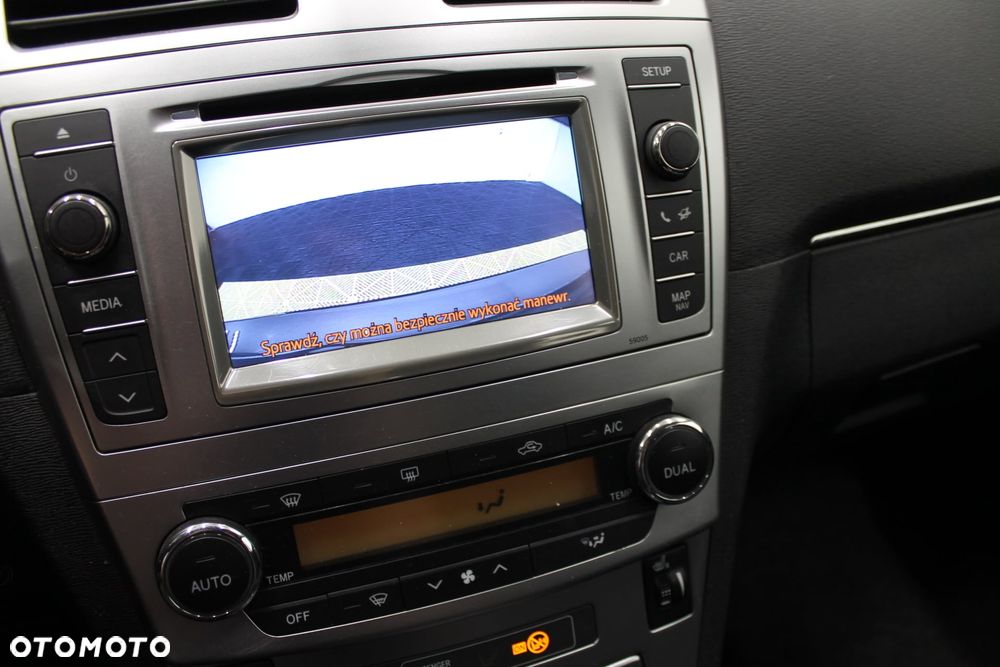 Toyota Avensis Touring Sports 1.8 Multidrive S Executive - 16