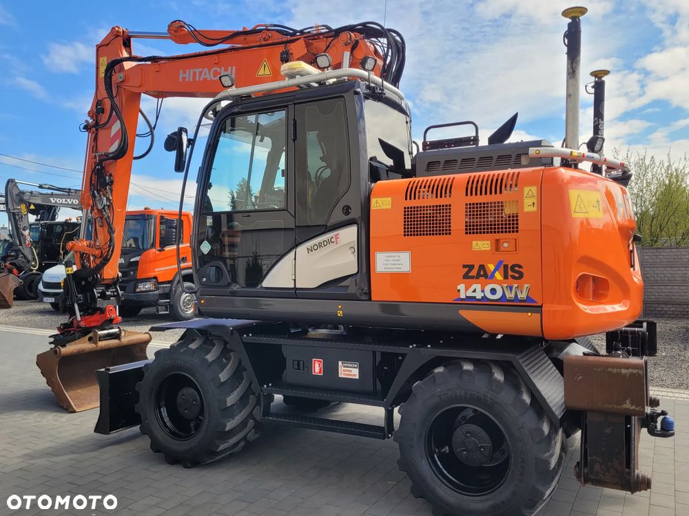 Hitachi ZX 140W / ROTOTILT ze szczypcami / system GPS 3D LEICA / - 14