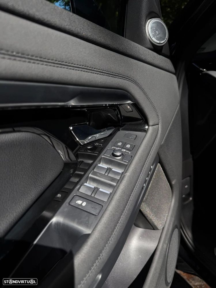 Land Rover Range Rover Evoque 1.5 P160 Dynamic SE Auto - 32