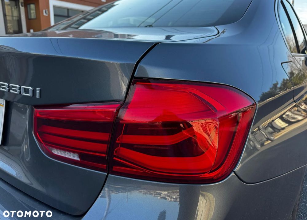 BMW Seria 3 330i xDrive Edition Luxury Line Purity - 14