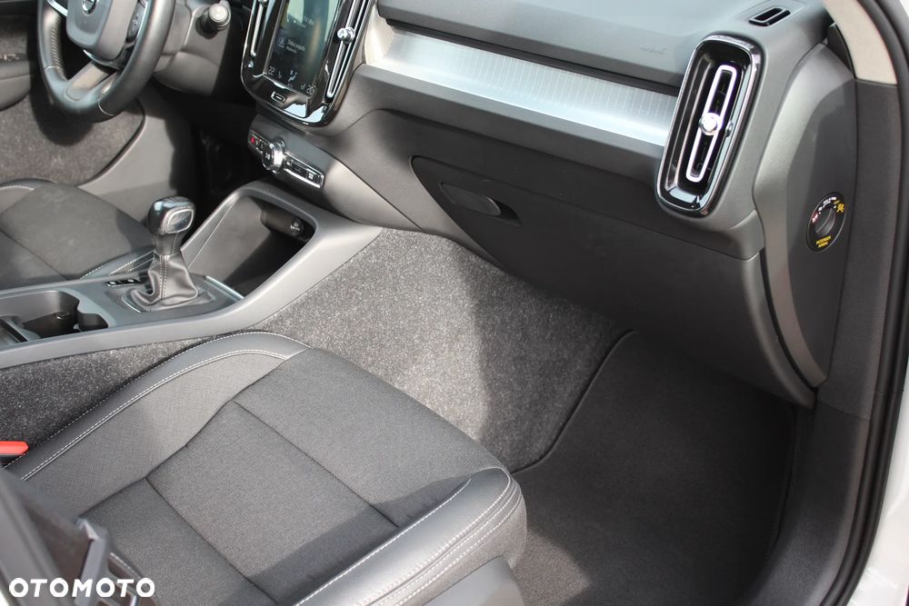 Volvo XC 40 D3 Momentum Pro - 23