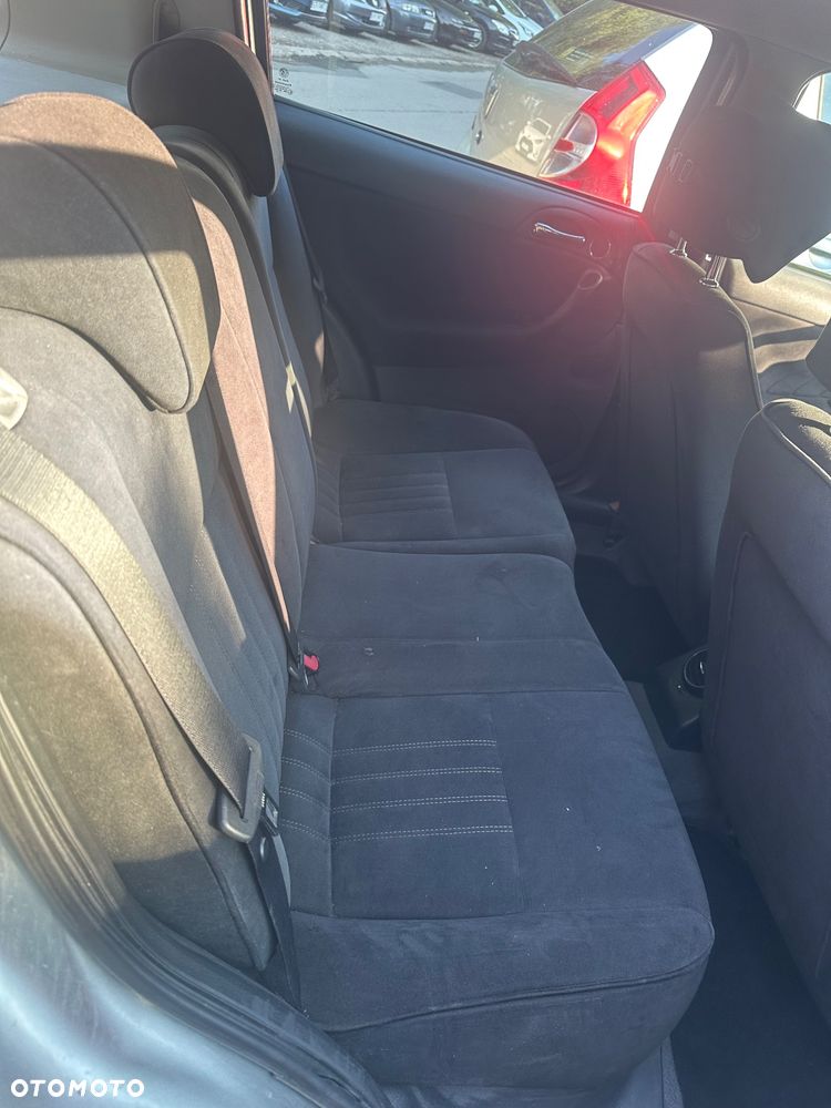 Alfa Romeo 147 1.6 Twin Spark Distinctive - 8