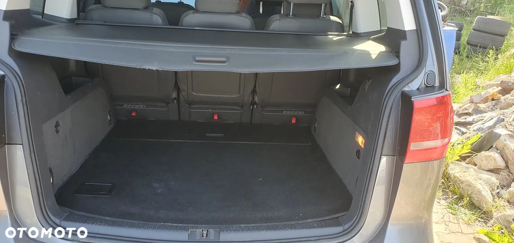 Volkswagen Touran - 6