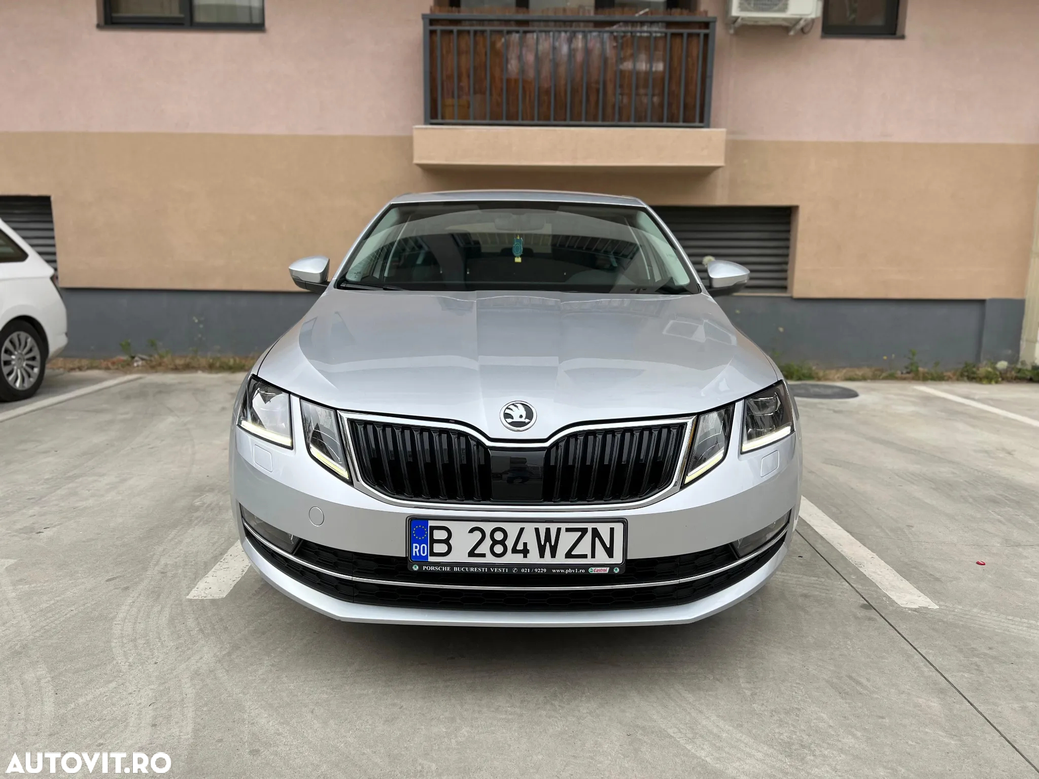 Skoda Octavia 2.0 TDI DSG Style - 3