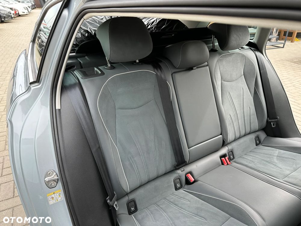Volkswagen Passat - 23