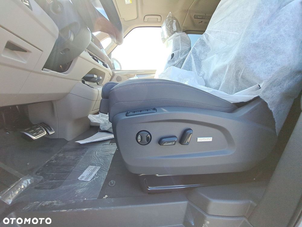 Volkswagen Multivan - 22