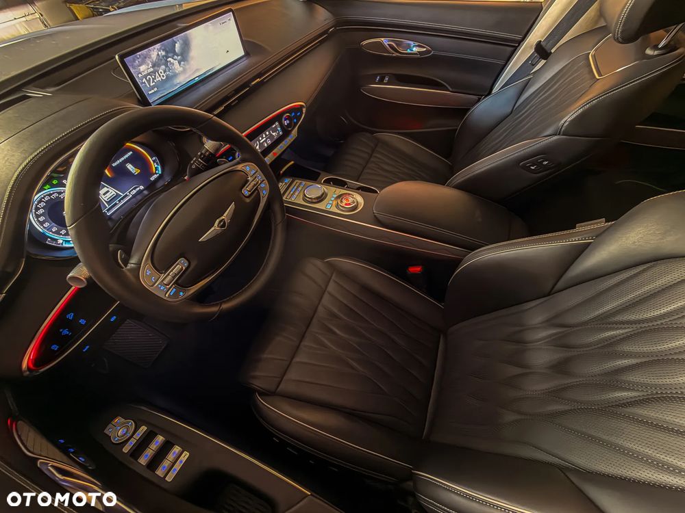 Genesis GV70 2.5T AWD AT8 Luxury Line - 14