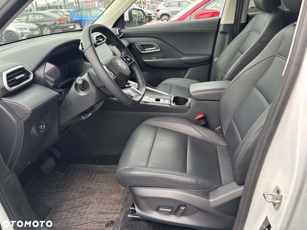 MG ZS Hybrid+ - 11