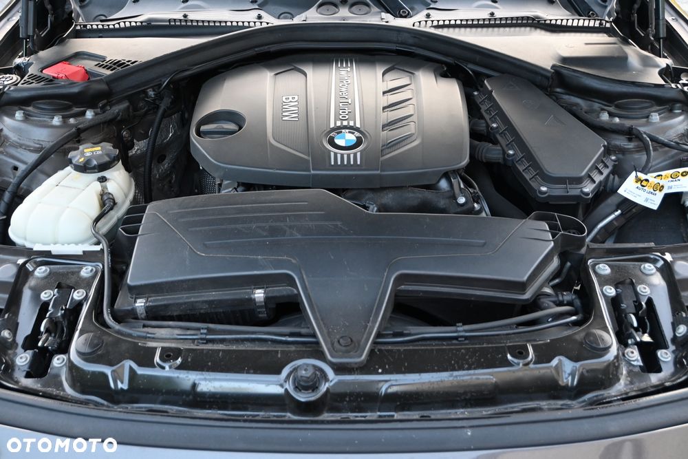 BMW Seria 3 320d Sport-Aut Luxury Line - 36