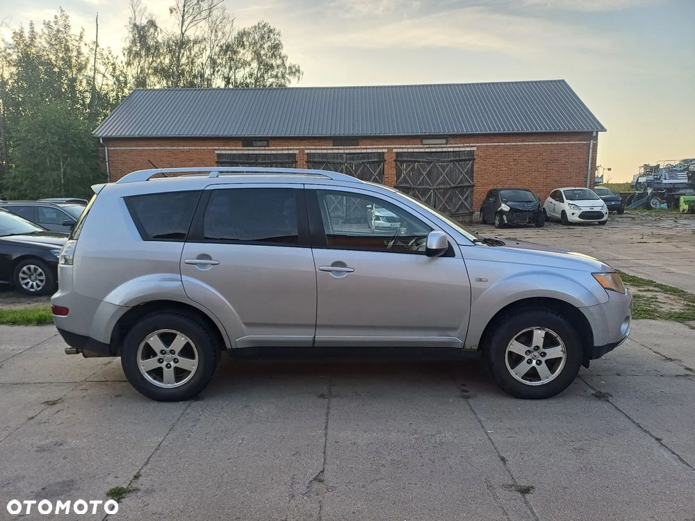Mitsubishi Outlander 2.0 DID Instyle - 1