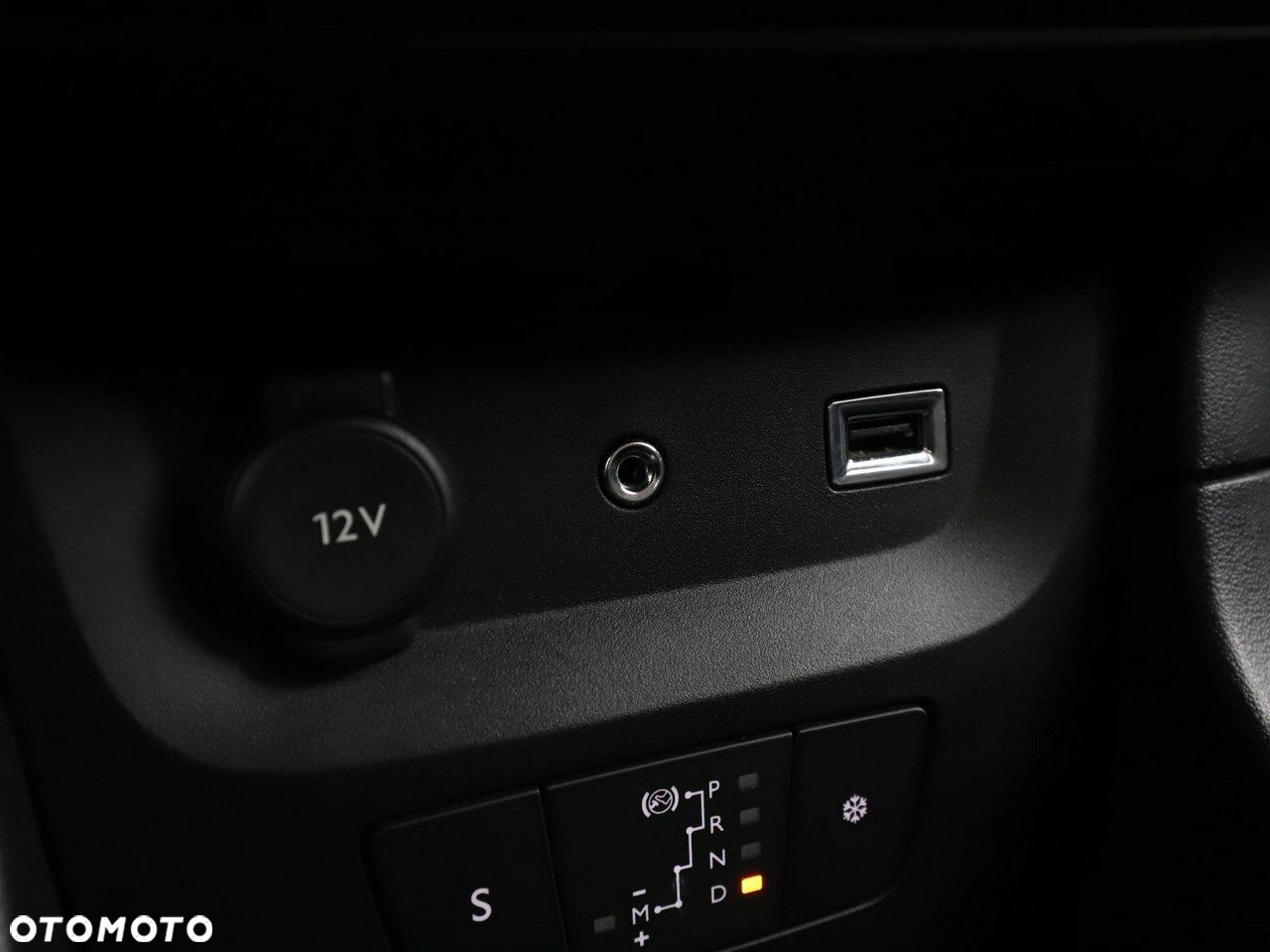 Citroën C3 1.2 PureTech Shine EAT6 - 29