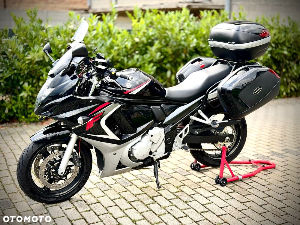 Suzuki GSX - 2