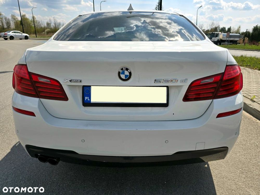 BMW Seria 5 530d xDrive Sport-Aut - 14