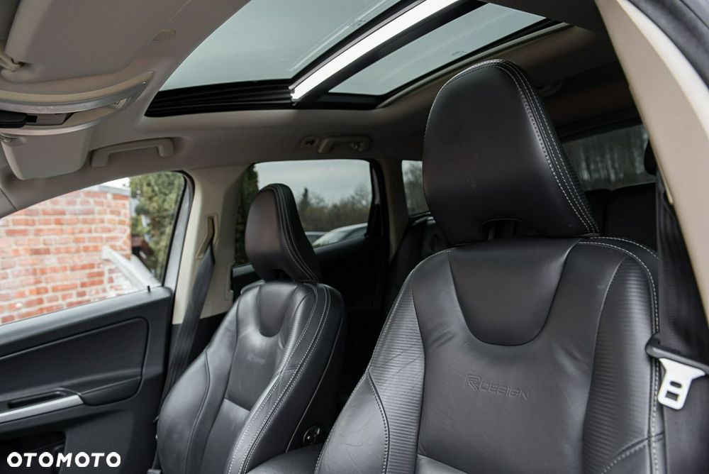 Volvo XC 60 D4 AWD Geartronic RDesign - 18