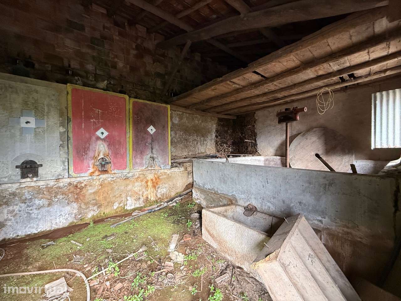 Casa antiga, adega, arrecadações e terreno- Alcobertas, Rio Maior - Grande imagem: 4/18
