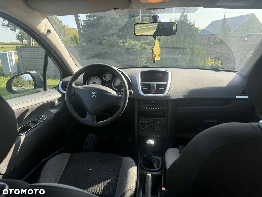 Peugeot 207 - 6