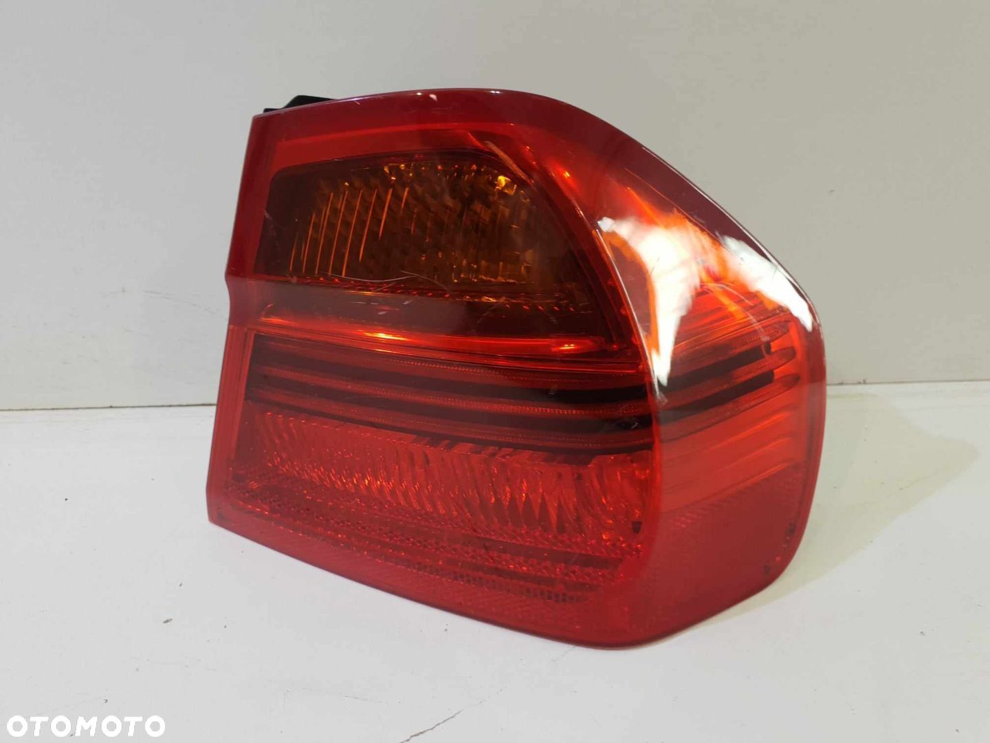 BMW E90 LAMPA PRAWY TYŁ W BŁOTNIK 6937458 - 1