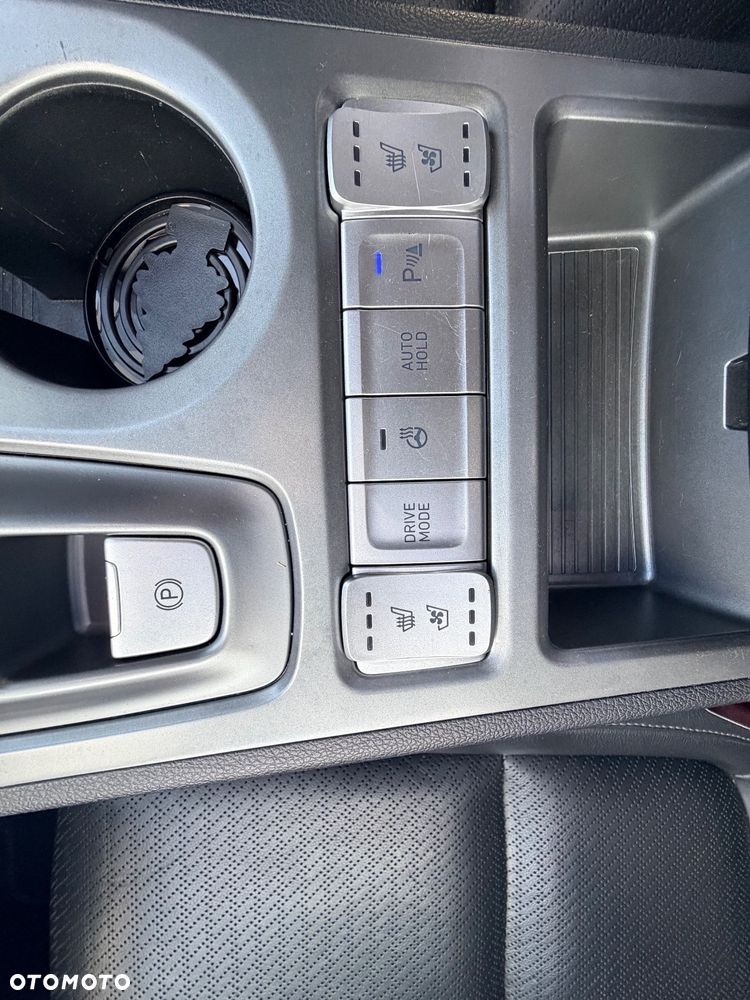 Hyundai Kona Electric 65kWh Platinum - 38