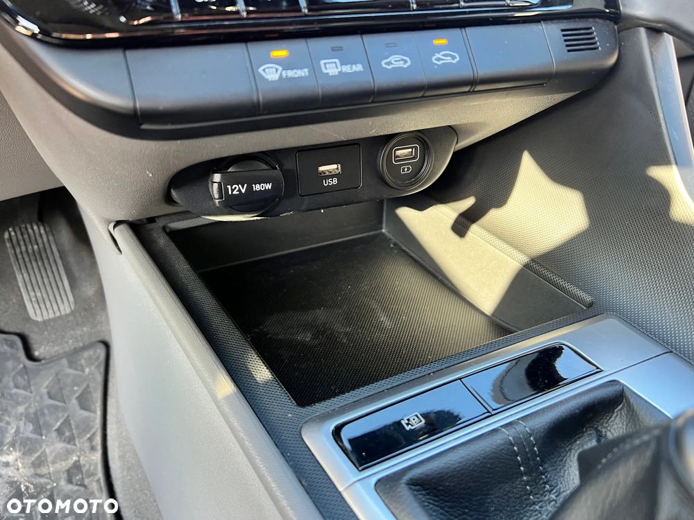 Hyundai Elantra - 17