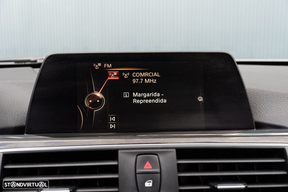 BMW 320 d Efficient Dynamic Edition Sport Line - 23